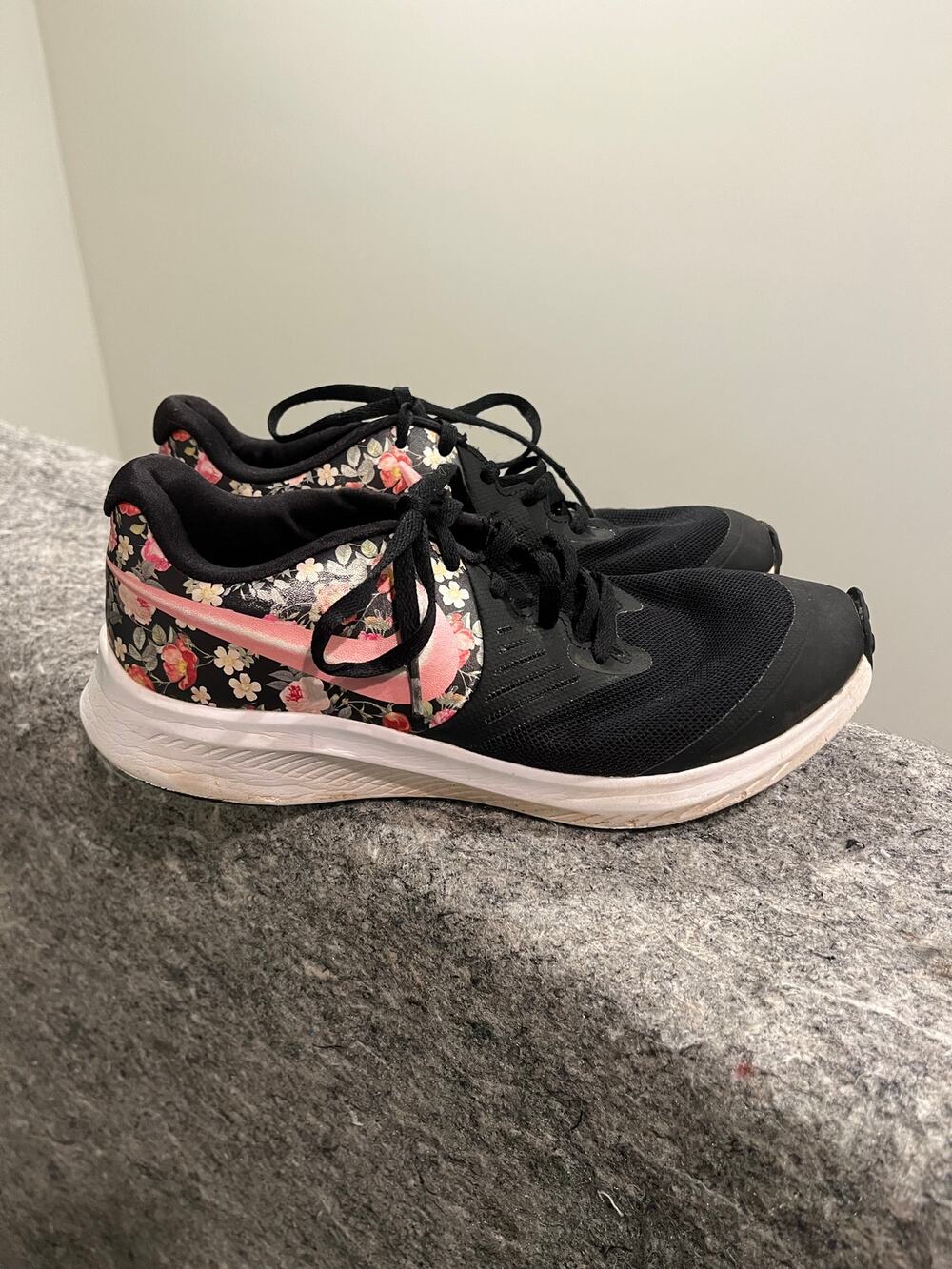 Nike Girls Star Runner 2 BV1723-001 Black Floral Running Shoes Sneakers Size 5Y